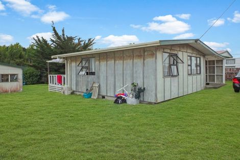 Photo of property in 9 Hennessy Street West, Foxton Beach, Foxton, 4815