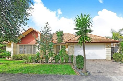 Photo of property in 4 Cambrian Crescent, Flat Bush, Auckland, 2016