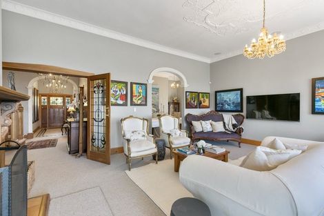 Photo of property in 8 Robieson Lane, Roseneath, Wellington, 6011