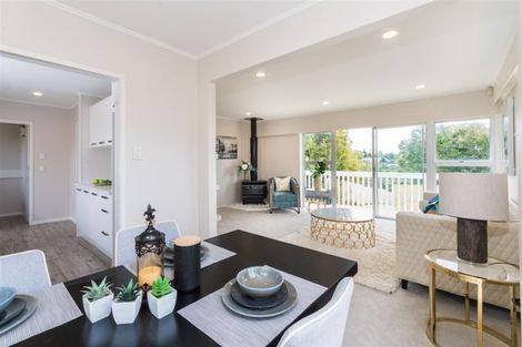 Photo of property in 31 Weatherly Road, Torbay, Auckland, 0630