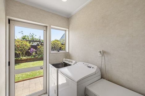 Photo of property in 1 Tui Street, Mount Maunganui, 3116
