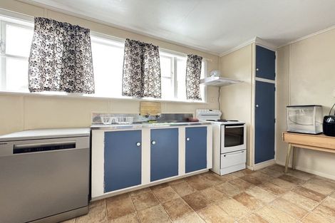 Photo of property in 8 Takatimu Way, Johnsonville, Wellington, 6037