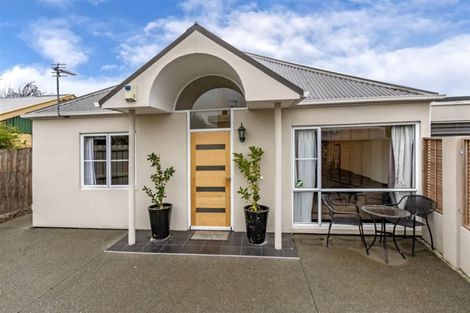 Photo of property in 2/4 Morrison Avenue, Northcote, Christchurch, 8052