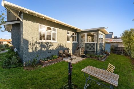 Photo of property in 16 Birdwood Avenue, Moturoa, New Plymouth, 4310