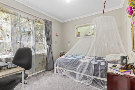 Photo of property in 18 Tawa Terrace, Tawa, Wellington, 5028