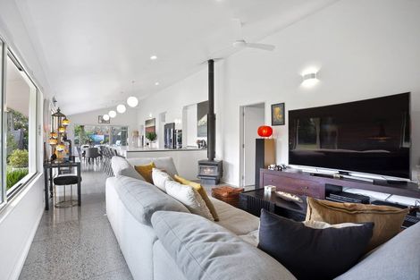 Photo of property in 11 Herbert Drive, Whangamata, 3620