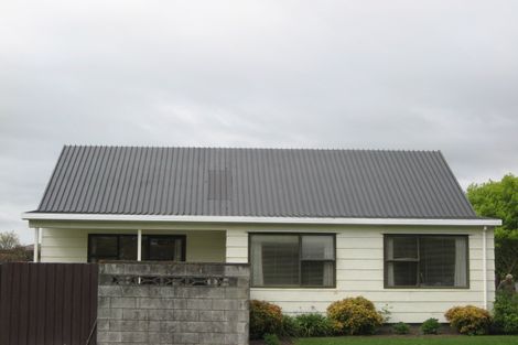Photo of property in 2 Leighton Place, Redwood, Christchurch, 8051