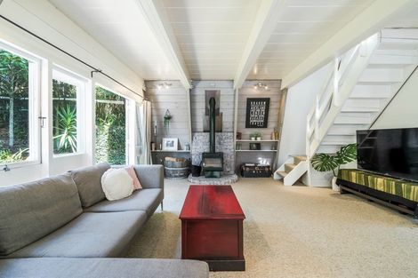 Photo of property in 4 Glenbush Place, Birkenhead, Auckland, 0626