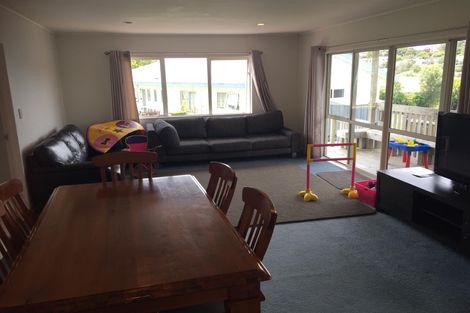 Photo of property in 36a Charlotte Street, Stanmore Bay, Whangaparaoa, 0932