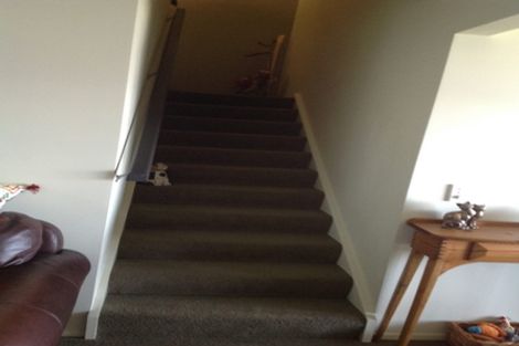 Photo of property in 36b Tamworth Crescent, Newlands, Wellington, 6037