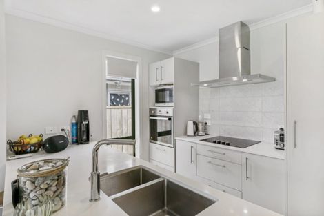 Photo of property in 24 Richardson Road, Omokoroa, 3114