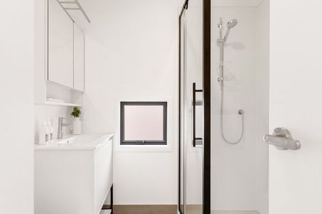 Photo of property in 2 Kotuitui Street, Manukau, Auckland, 2104