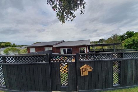Photo of property in 2/30 Witheford Drive, Bayview, Auckland, 0629