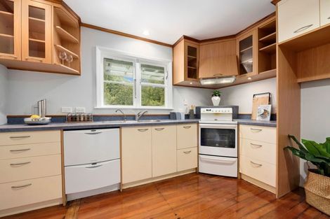 Photo of property in 11 Horoeka Street, Stokes Valley, Lower Hutt, 5019