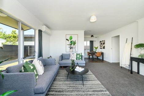 Photo of property in 2 Coromandel Court, Roslyn, Palmerston North, 4414