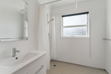 Photo of property in 55 Karaka Crescent, Levin, 5510