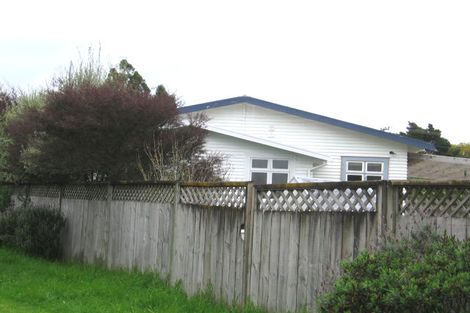 Photo of property in 3 Tane Road, Laingholm, Auckland, 0604