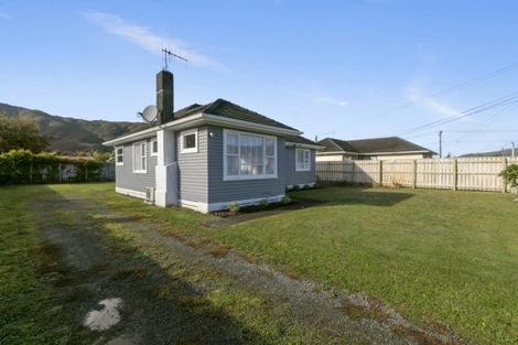 Photo of property in 42 Donnelley Drive, Wainuiomata, Lower Hutt, 5014
