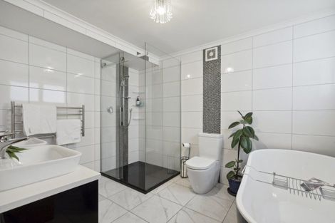 Photo of property in 43 Kaikoura Street, Maupuia, Wellington, 6022