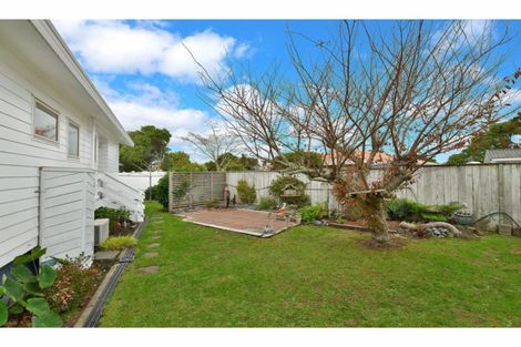 Photo of property in 14 Nickell Place, Orewa, 0931