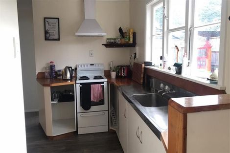 Photo of property in 117 Hine Road, Wainuiomata, Lower Hutt, 5014