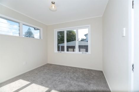 Photo of property in 4 Longburn Road, Henderson, Auckland, 0610