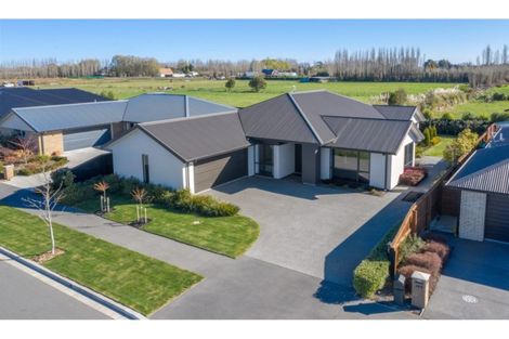 Photo of property in 105 Metehau Street, Marshland, Christchurch, 8083