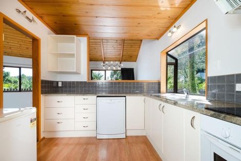 Photo of property in 53 Opanuku Road, Henderson Valley, Auckland, 0612