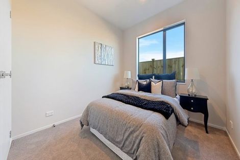 Photo of property in 11 Ropere Street, Kumeu, 0810