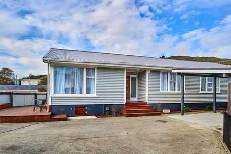 Photo of property in 42 Coates Street, Tawa, Wellington, 5028