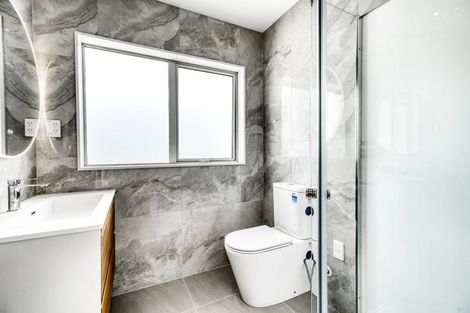 Photo of property in 21d Granville Drive, Massey, Auckland, 0614