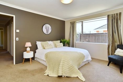 Photo of property in 142 Lake Terrace Road, Burwood, Christchurch, 8061