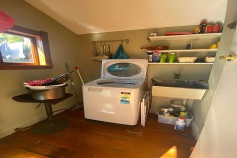 Photo of property in 327 The Terrace, Te Aro, Wellington, 6011