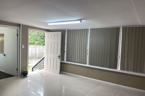 Photo of property in 15 Kiernan Place, Kelston, Auckland, 0602