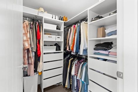 Photo of property in 31 Chestnut Close, Kelvin Grove, Palmerston North, 4414