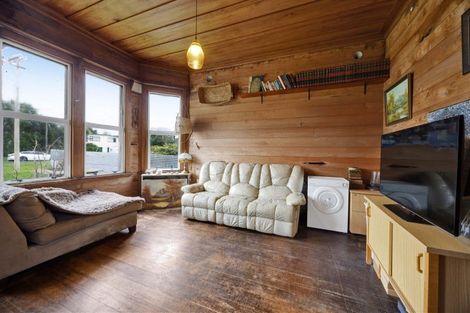 Photo of property in 62-64 Patu-kukupa Street, Manaia, 4612