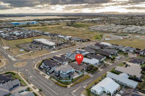 Photo of property in 44 Hiria Crescent, Papamoa Beach, Papamoa, 3118