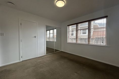 Photo of property in 1/7 Merton Avenue, Glenfield, Auckland, 0627