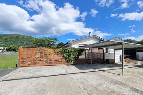Photo of property in 21 Oxford Street, Picton, 7220