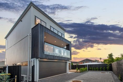 Photo of property in 13d Dominion Street, Takapuna, Auckland, 0622