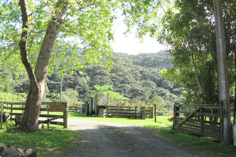 Photo of property in 99 Bethells Road, Waitakere, Auckland, 0781