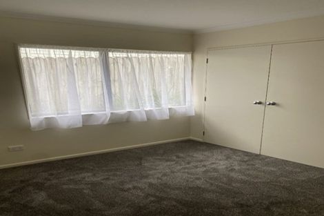 Photo of property in 40 Sunvista Avenue, Oteha, Auckland, 0632