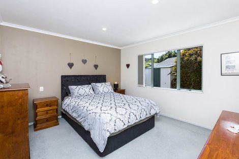Photo of property in 8 Carlow Grove, Birchville, Upper Hutt, 5018