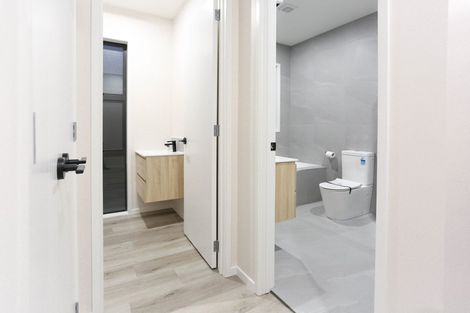 Photo of property in 12 Tarras Road, Kumeu, 0810