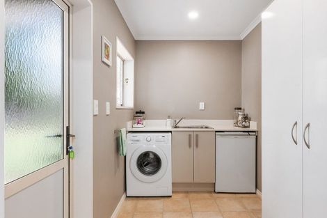 Photo of property in 23 Links View Drive, Omokoroa, 3114