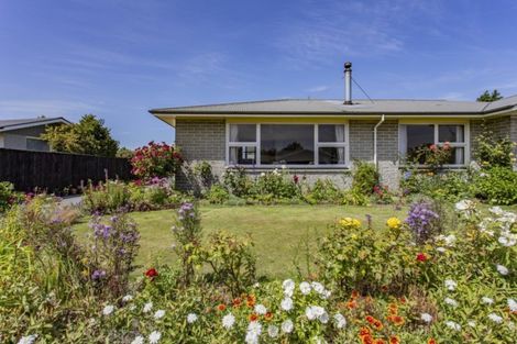 Photo of property in 4 Weston Place, Rangiora, 7400