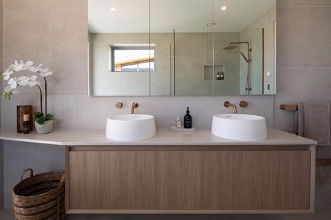 Photo of property in 16 Advance Terrace, Arrowtown, 9302