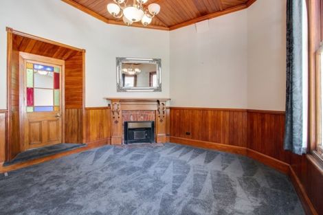 Photo of property in 32 Milton Road, Bluff Hill, Napier, 4110