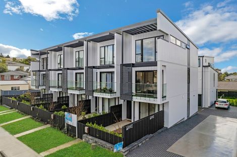 Photo of property in 5a Agincourt Street, Glenfield, Auckland, 0629