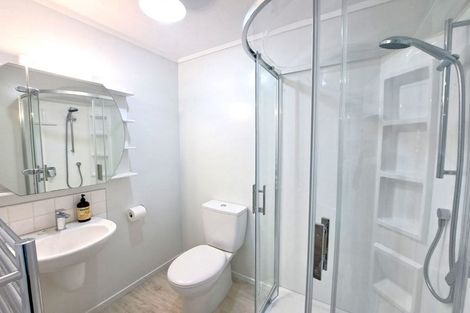 Photo of property in 11a Roberts Road, Matakatia, Whangaparaoa, 0930